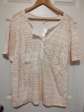Women's Short-Sleeve Henley Top in Cream and Tan